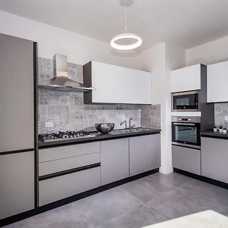Rocchi Livreri By Interhome